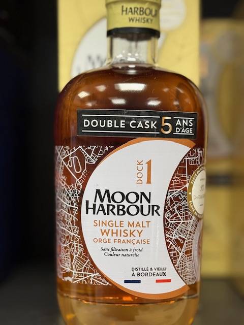 Découvrez les whiskys Moon Harbour chez L’Écaux des Vins proche Ecrainville : innovation, terroir et savoir-faire bordelais