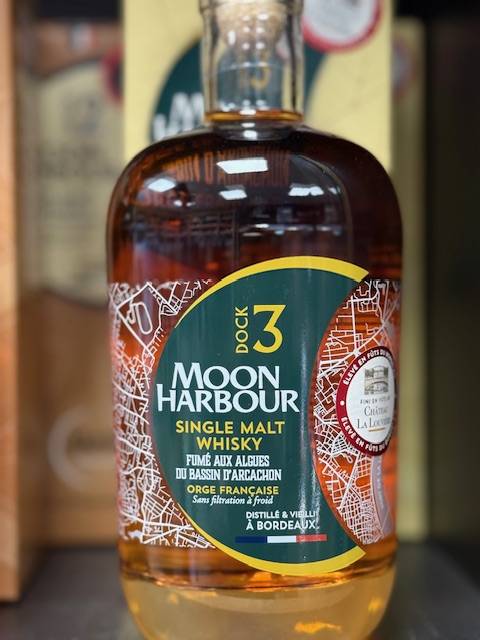 Découvrez les whiskys Moon Harbour chez L’Écaux des Vins proche Ecrainville : innovation, terroir et savoir-faire bordelais