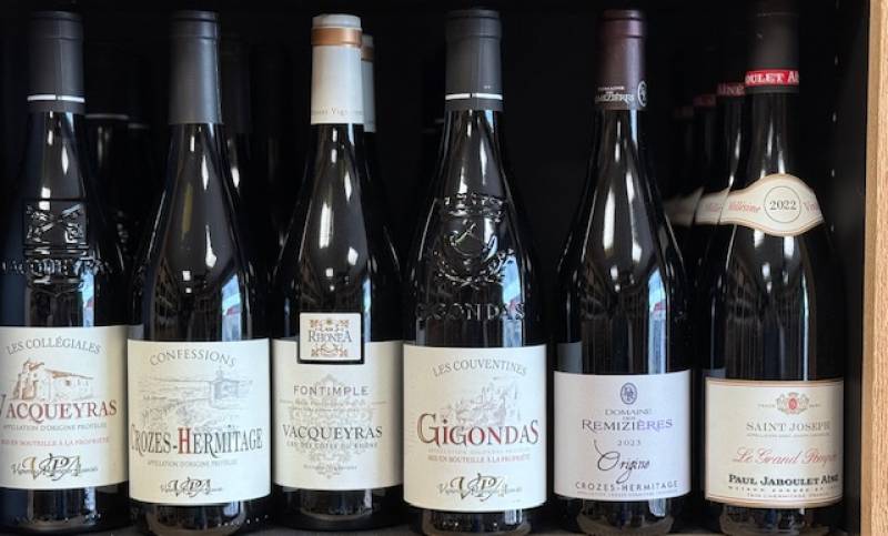 Vins des Côtes du Rhône – Une richesse de terroirs et de cépages à découvrir chez L’Écaux des Vins