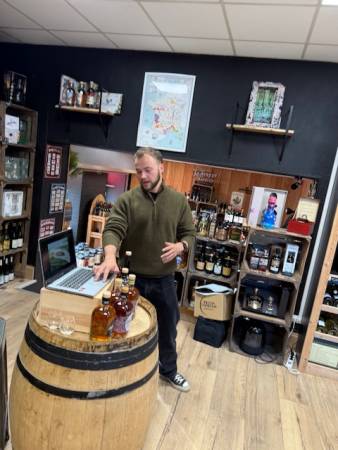 Notre zone d'activité pour ce service Privatiser une cave à vin pour un anniversaire avec dégustation de rhum et animation accords mets-spiritueux à